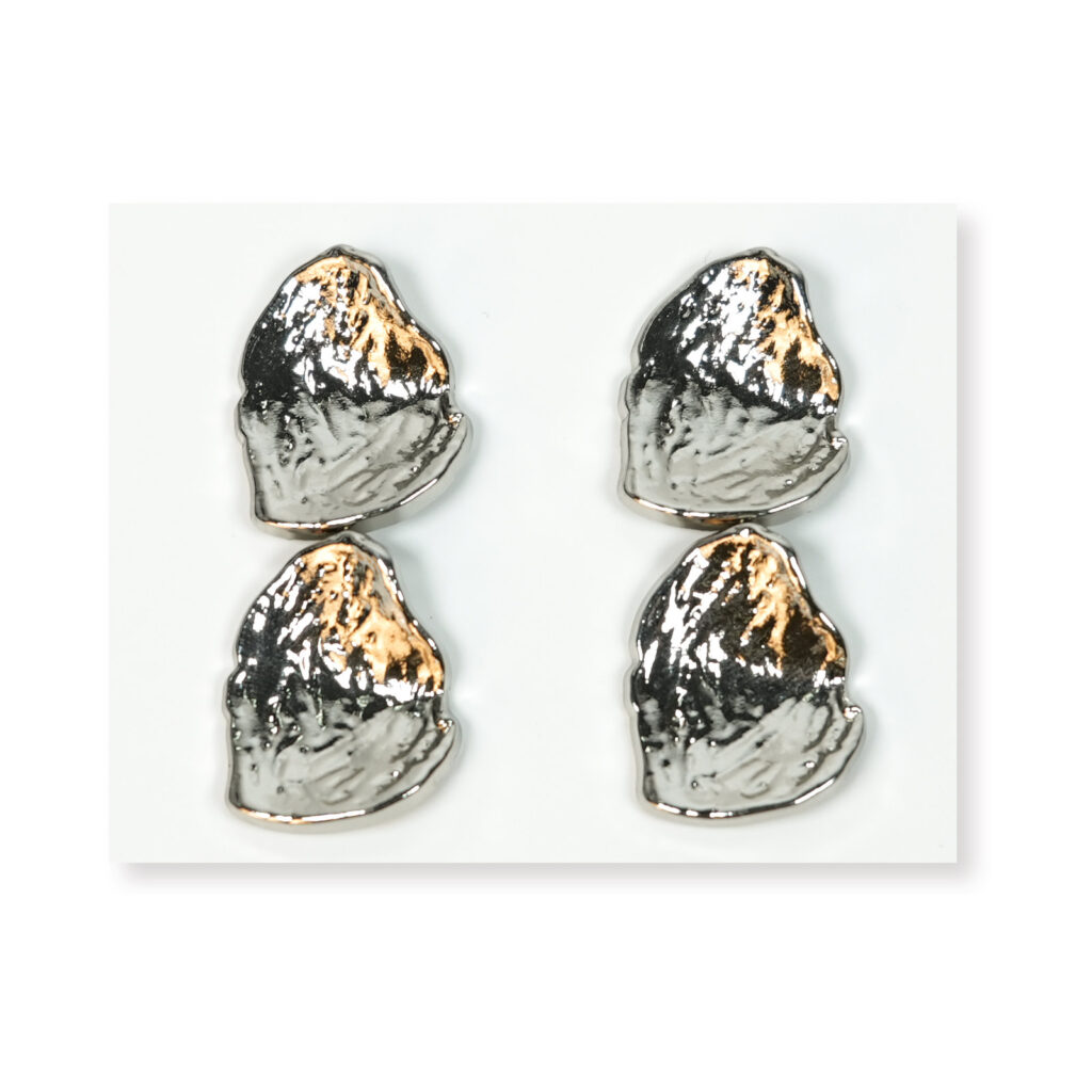 19 x 24mm Silver Faceted Leaf Alloy Button