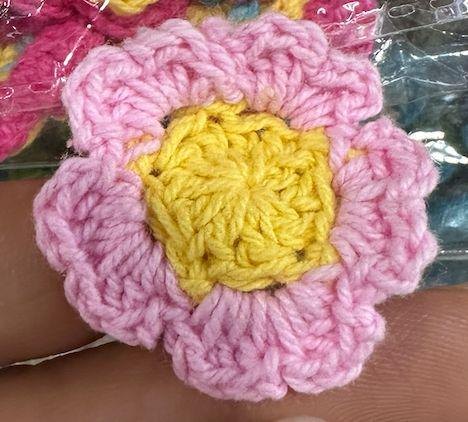Knitted Flower Patch, 4cm