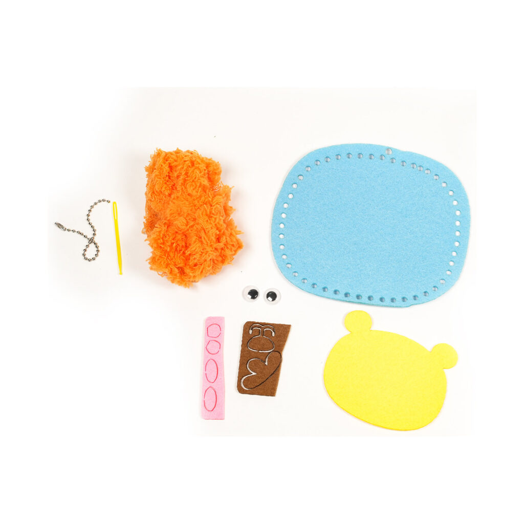 Lion Felt Keychain Sewing Kit, 13-15 cm