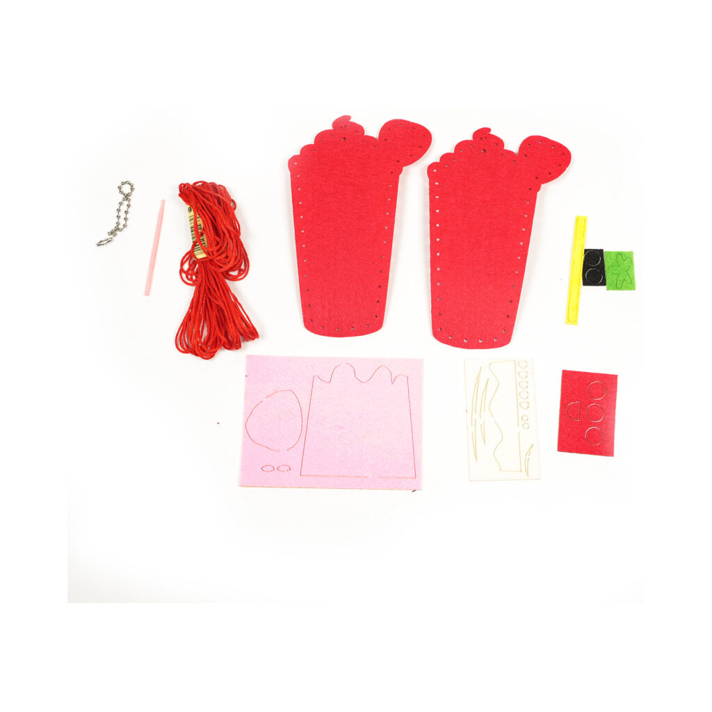 Strawberry Drink Felt Keychain Kit, 13-15 cm